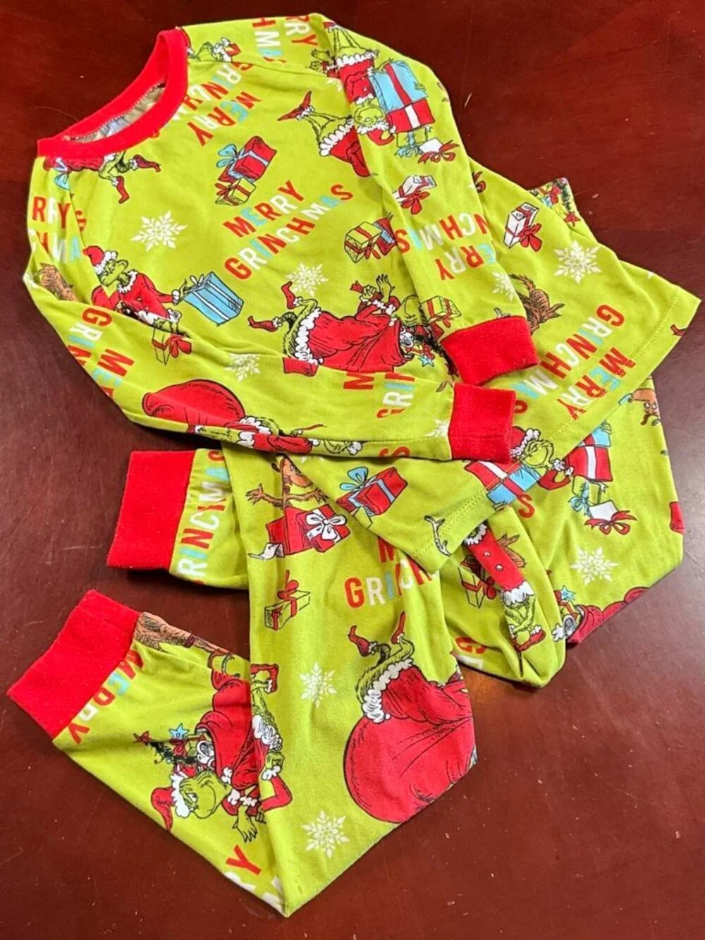 Kids The Grinch Christmas Holiday Sleepwear Lightweight COZY Pajama Set Sz 5T
